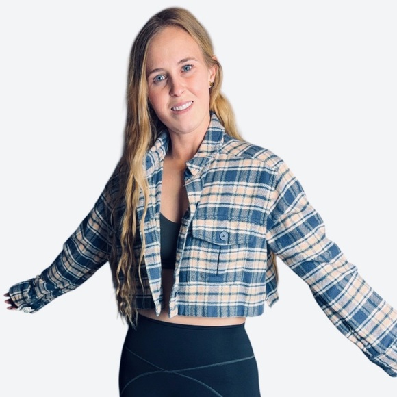 American Eagle Outfitters Jackets & Blazers - NWOT American Eagle cropped button up